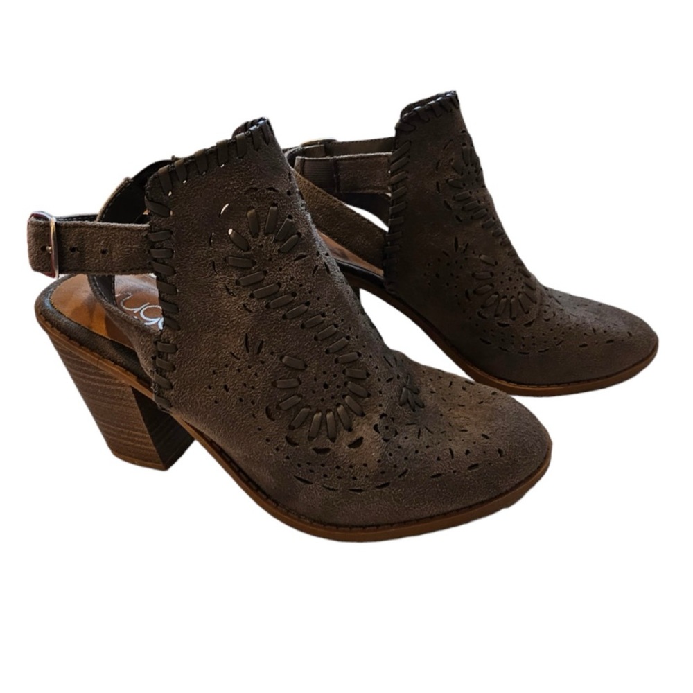 Sugar Booties Closed Toe Block Heel Slingback Cutout  floral detail Size 8 Gray